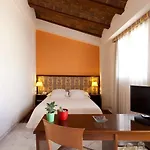 Ad Hoc Monumental 1881 Hotel