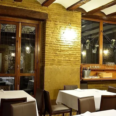 Ad Hoc Monumental 1881 酒店 3*
