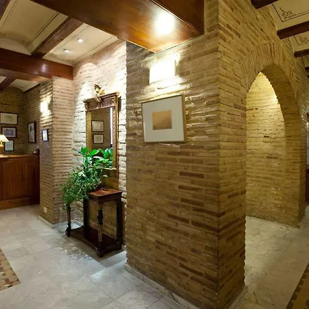 Ad Hoc Monumental 1881 酒店