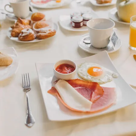 Ad Hoc Monumental 1881 3* Βαλένθια