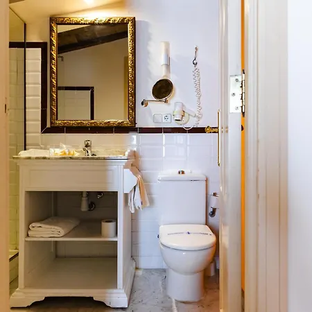 Ad Hoc Monumental 1881 3*