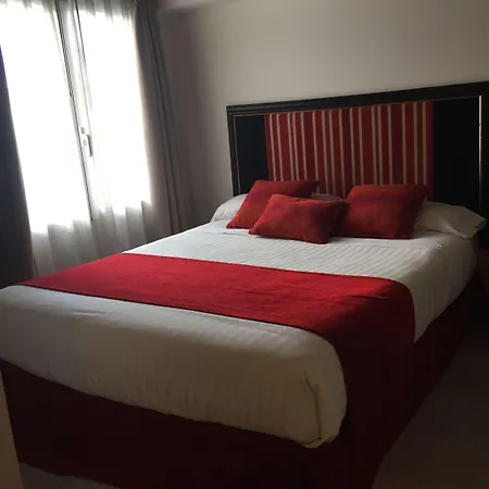 Ad Hoc Monumental 1881 Отель Валенсия