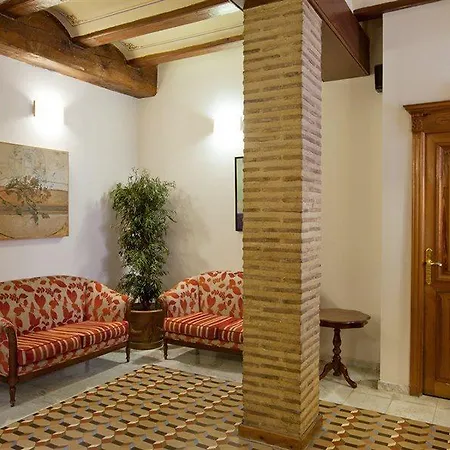 Ad Hoc Monumental 1881 Валенсия