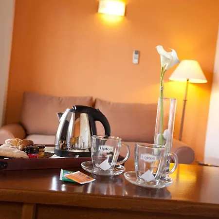 Ad Hoc Monumental 1881 Валенсия