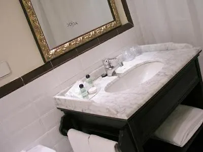 Ad Hoc Monumental 1881 Hotell 3*